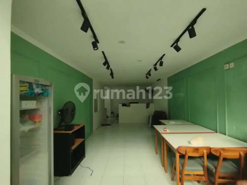 Disewakan Ruko 3 Lantai di Jalan Karanggetas Cirebon