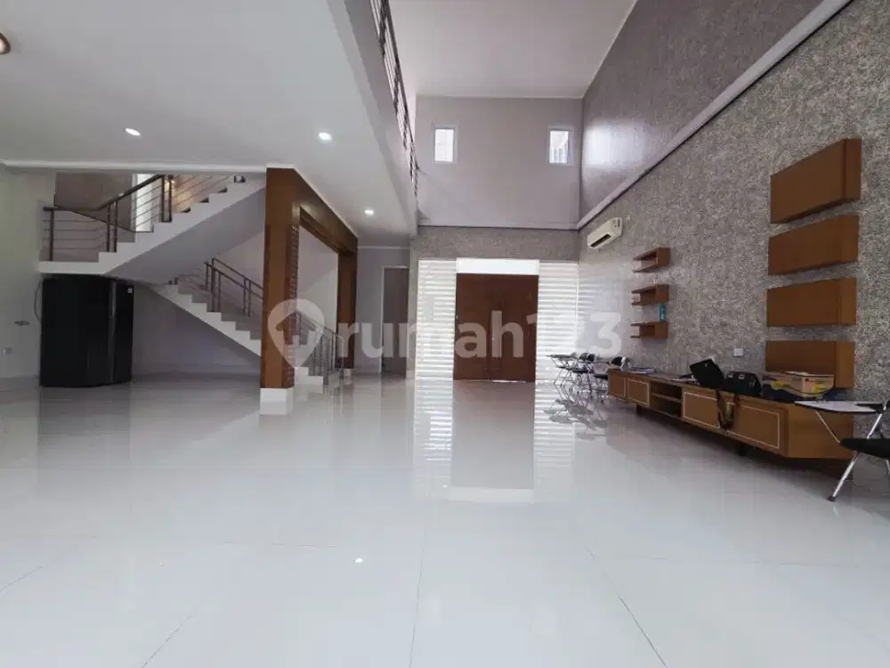Disewakan Rumah Mewah dan Bagus di Jalan Merdeka atau Kasepuhna Cirebon