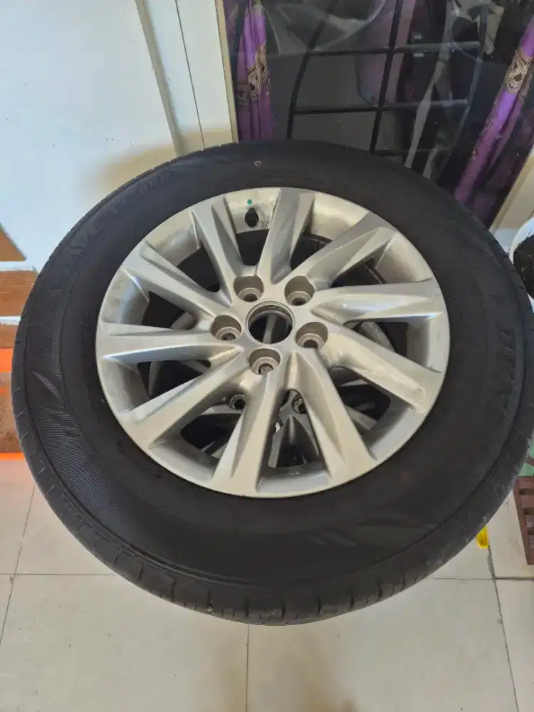 Jual velg dan Ban R16×65×205 Ex. Innova Zenix G
