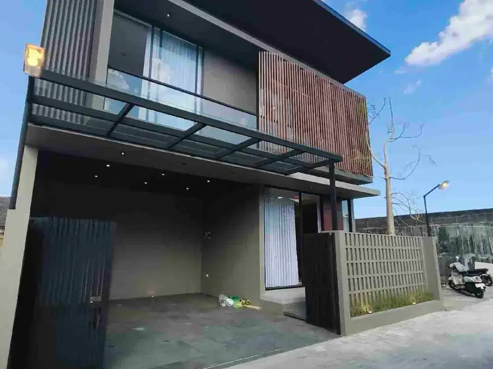 DIJUAL RUMAH MEWAH JOGJA CUMAN 1-an SUDAH FULL FURNISH DEKAT BANDARA ADISUTJIPTO