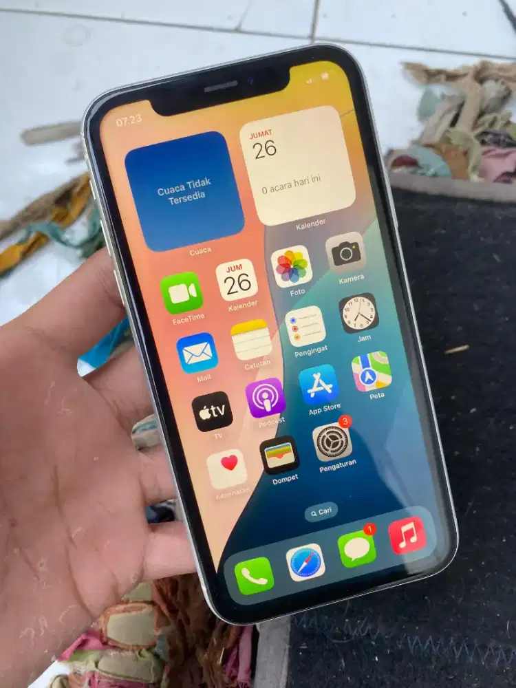 Iphone Xr 64gb putih