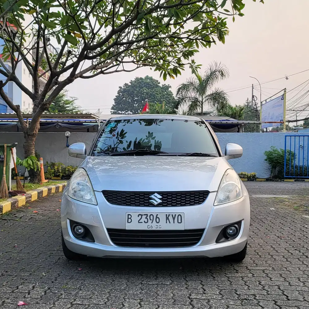 Suzuki Swift gl matic 2013 amgsuran 2,6 jt saja