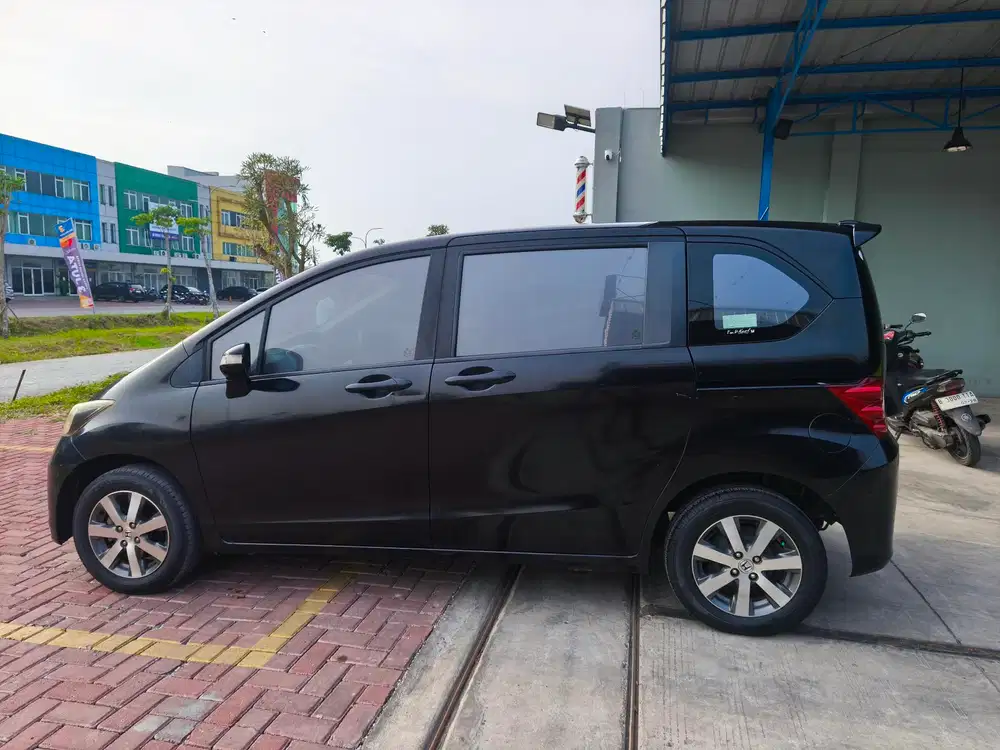 Honda Freed 2011 Bensin