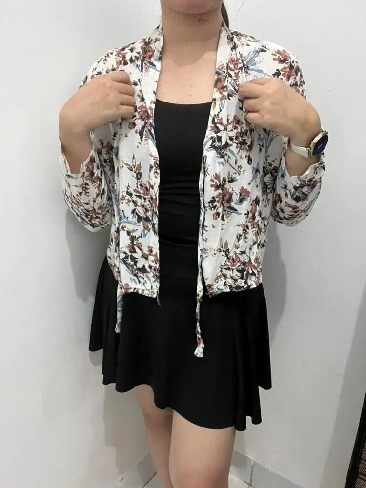 Outer Motif Bunga Daun