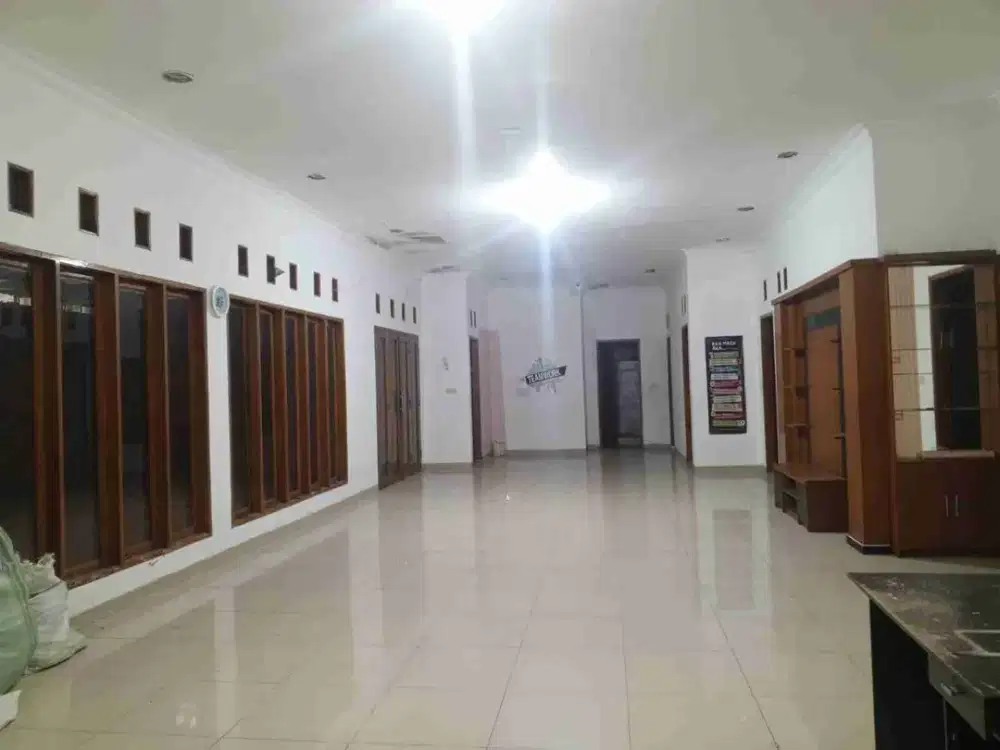 Sewa Rumah Luas Bisa untuk Gudang, Kantor di Arcamanik Bandung