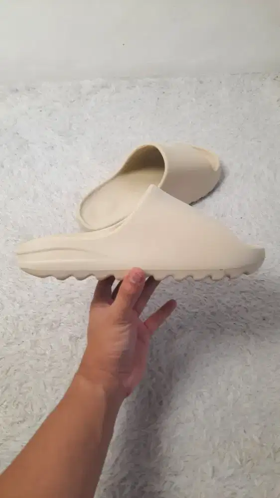 Yeezy Slides YS 01 - Cream