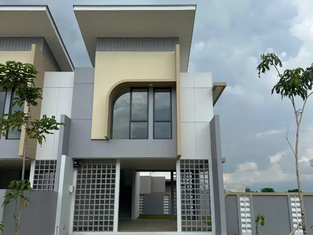 Rumah 2 Lantai Dekat Club House Podomoro Park Buah Batu