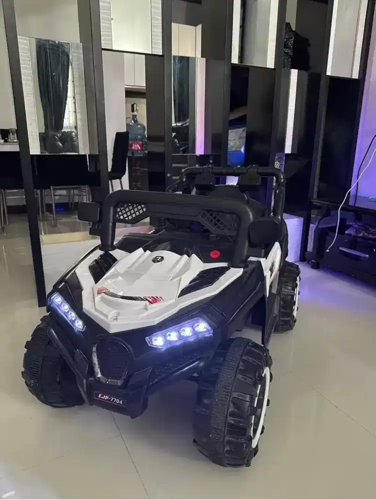 Di jual mainan mobilan anak