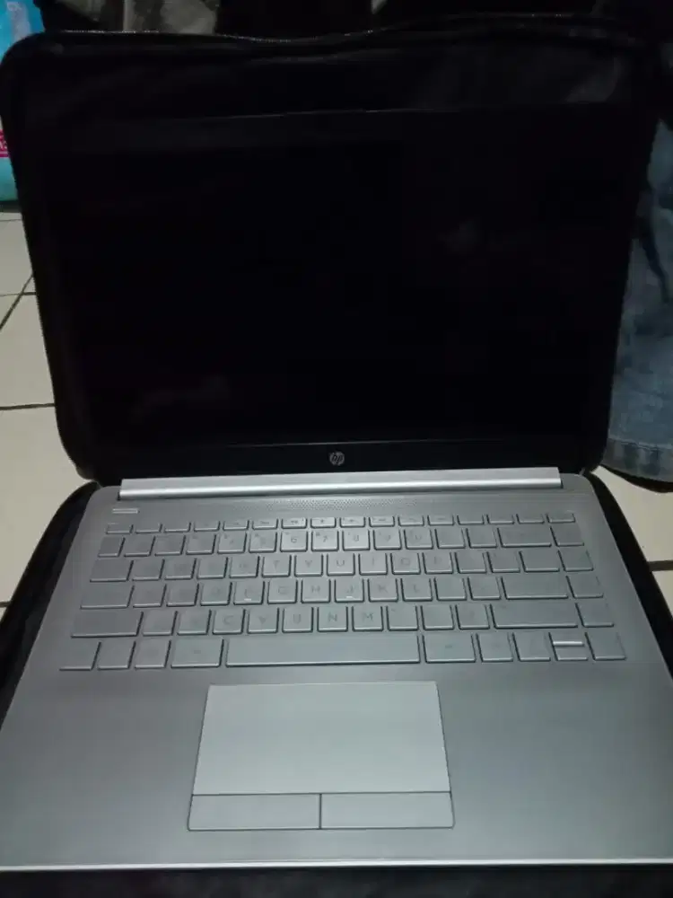 Jual laptop HP 14s