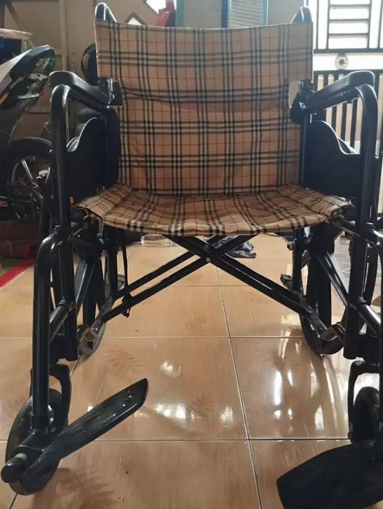 Kursi Roda Lipat Bekas