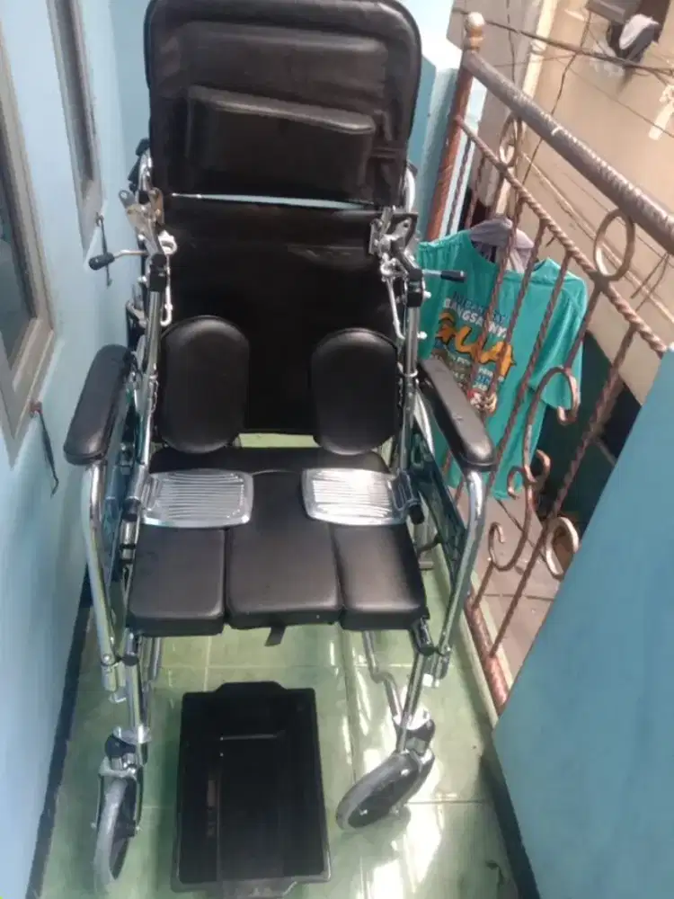 Di jual aja korsi roda 3 in 1 baru sekali peke karna salah beli