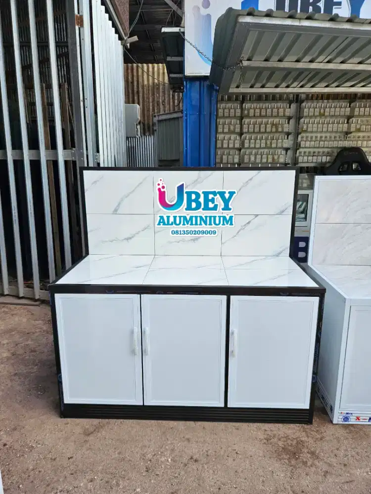 Lemari meja kompor 3 pintu
