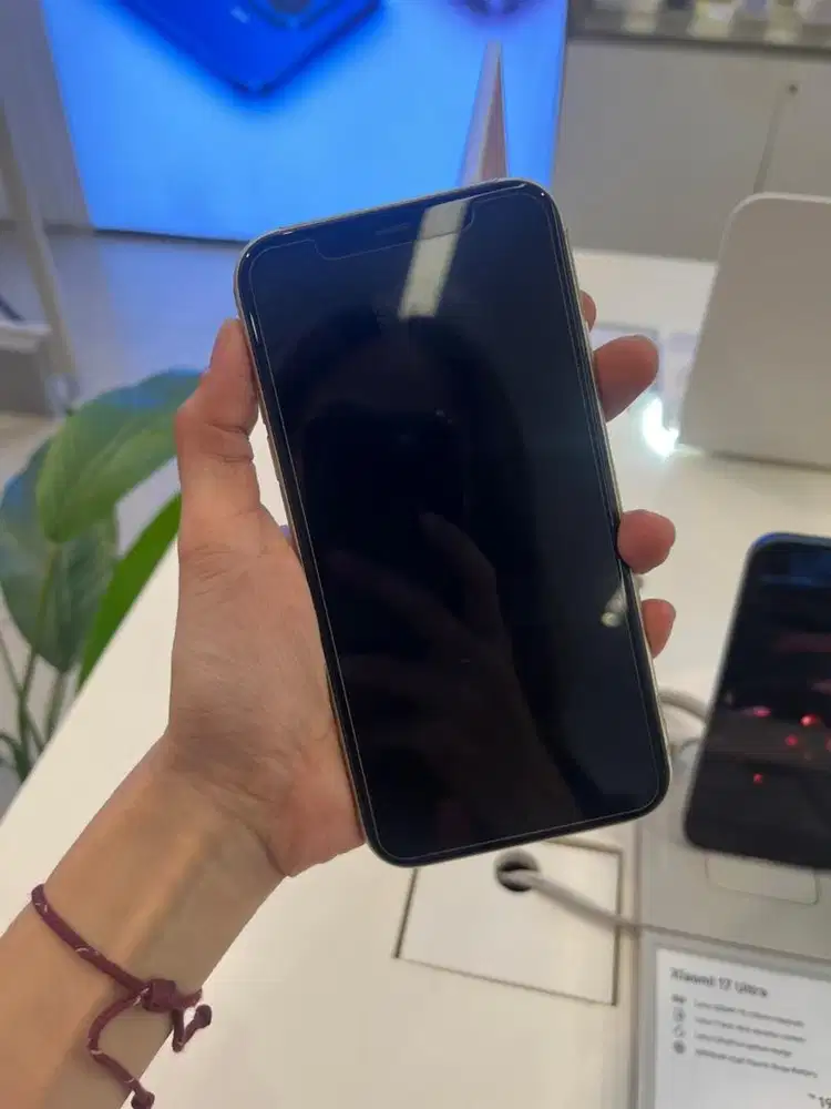 Iphone 11 ex garansi resmi