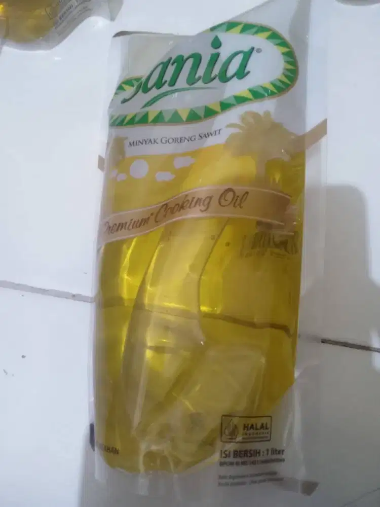 minyak 1 liter sania