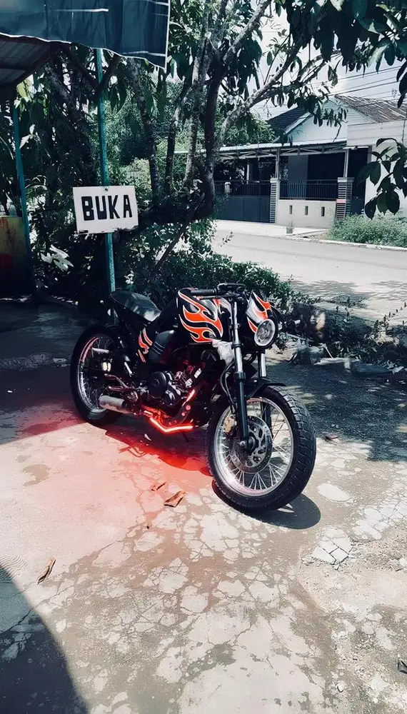 JUAL MOTOR PLUS HELM *NEGO SEWAJARNYA*