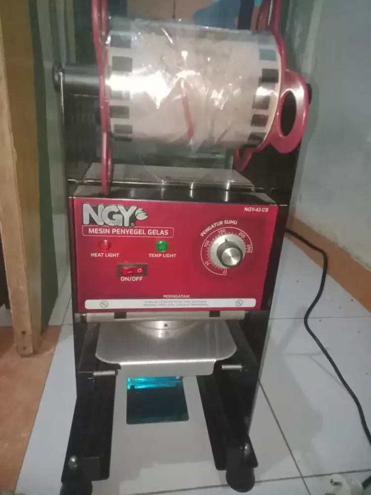 Mesin penyegel Gelas / Press cup