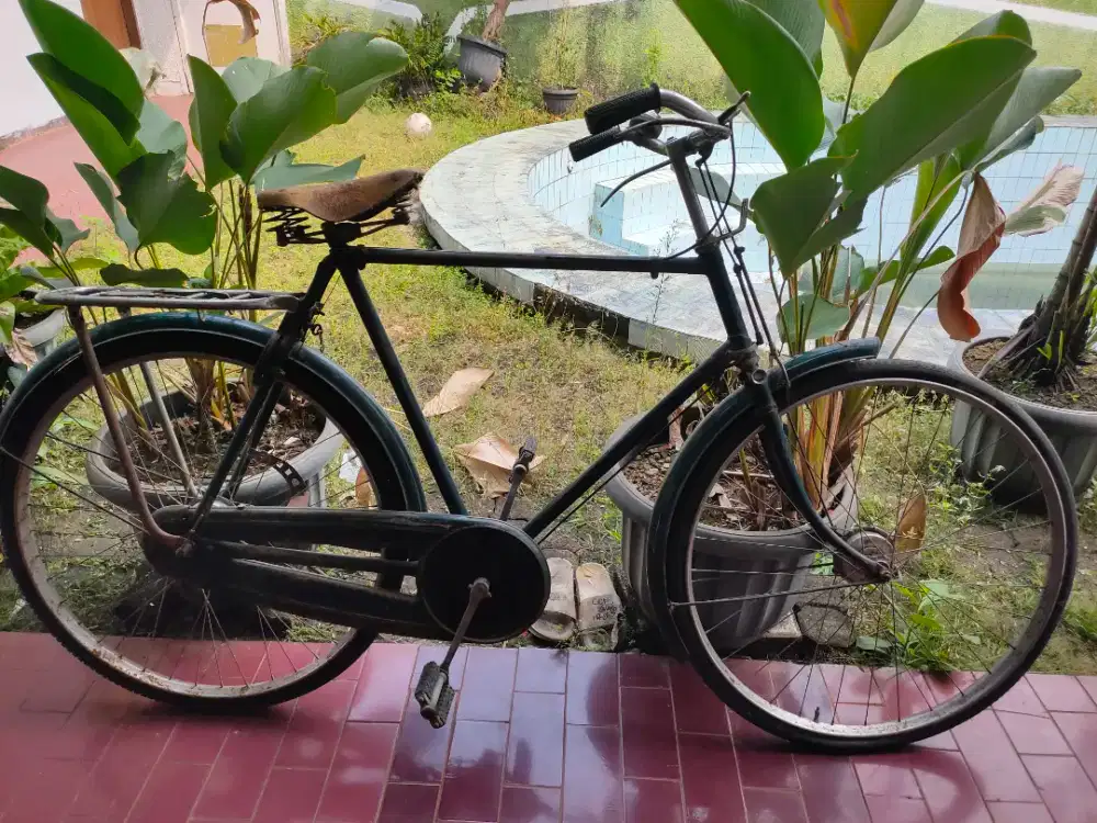 Sepeda onthel Raleigh made in England