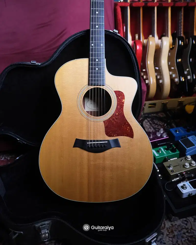 Gitar akustik elektrik Taylor 214 CE