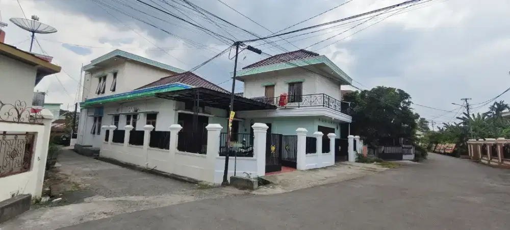 Rumah disewakan tengah kota palembang 200 meter jalan raya