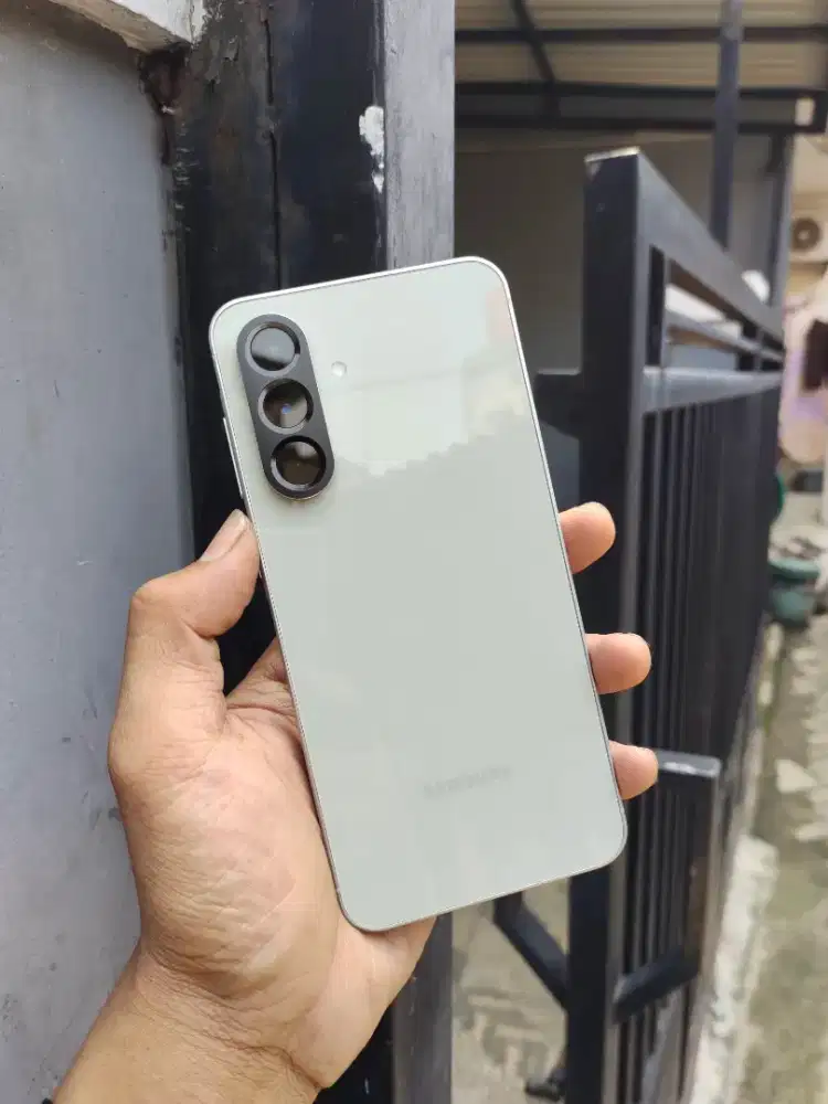 Samsung A56 5G No Minus