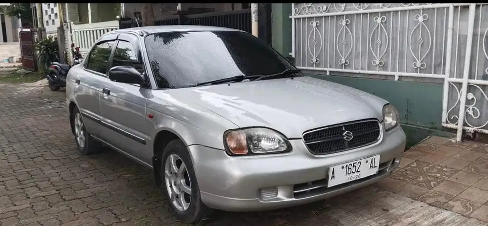 Suzuki Baleno 1.5 MT 2000 Silver Pajak Hidup Siap Pakai