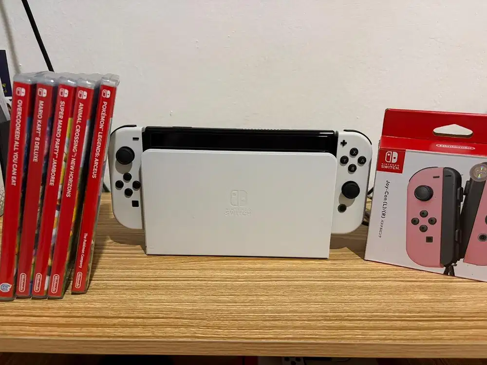 NITENDO switch + stick pink + game all in one