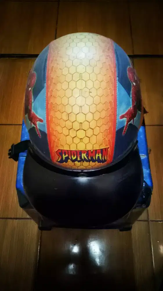 Helm Anak Spiderman
