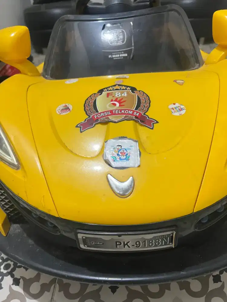 Pliko mainan mobil besar