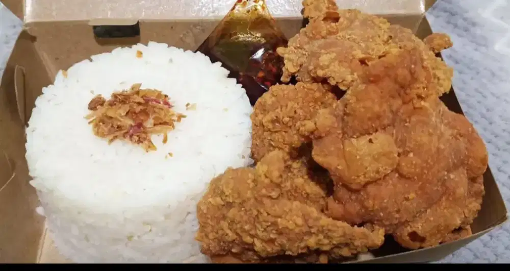 Jual nasi kripik ayam chilli oil