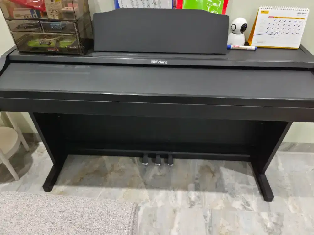 Piano elektrik merk roland