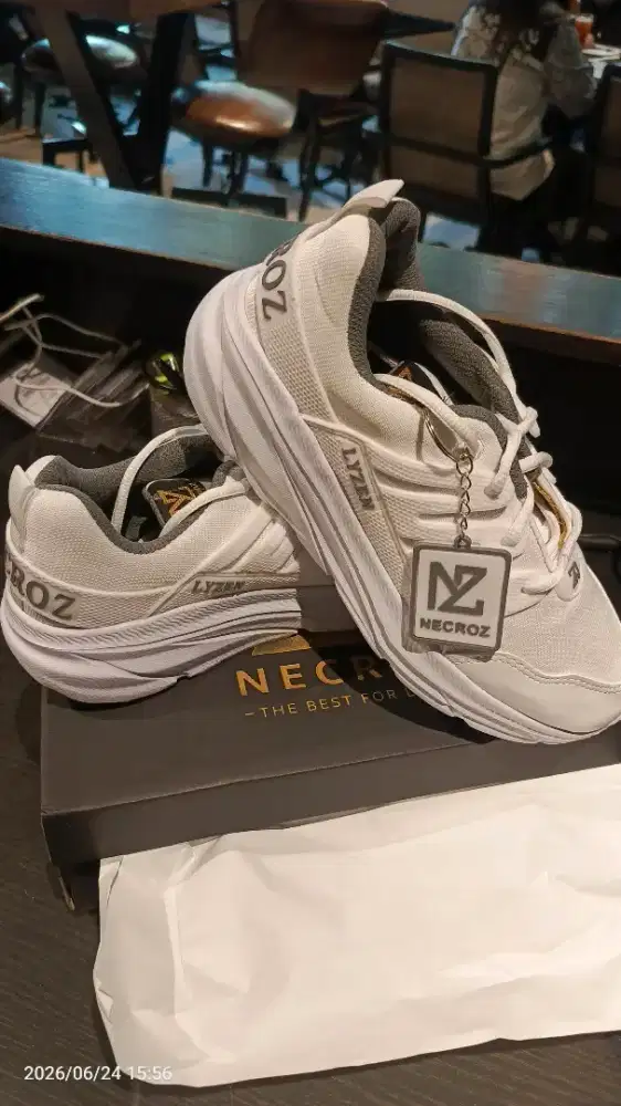 Sepatu necroz putih full