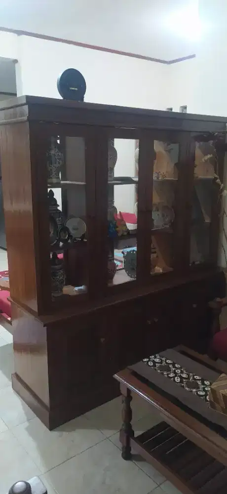 Lemari bufet sekat ruangan