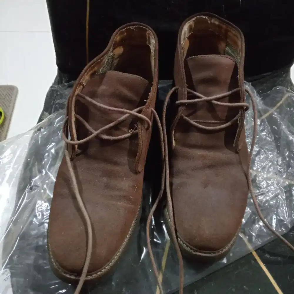 Sepatu pria semi boots