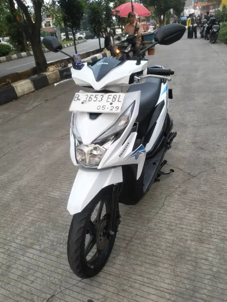Beat fi ECO 2019 putih ,lengkap,mulus