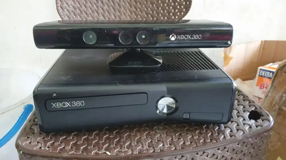 Xbox 360 slim + kinect xbox
