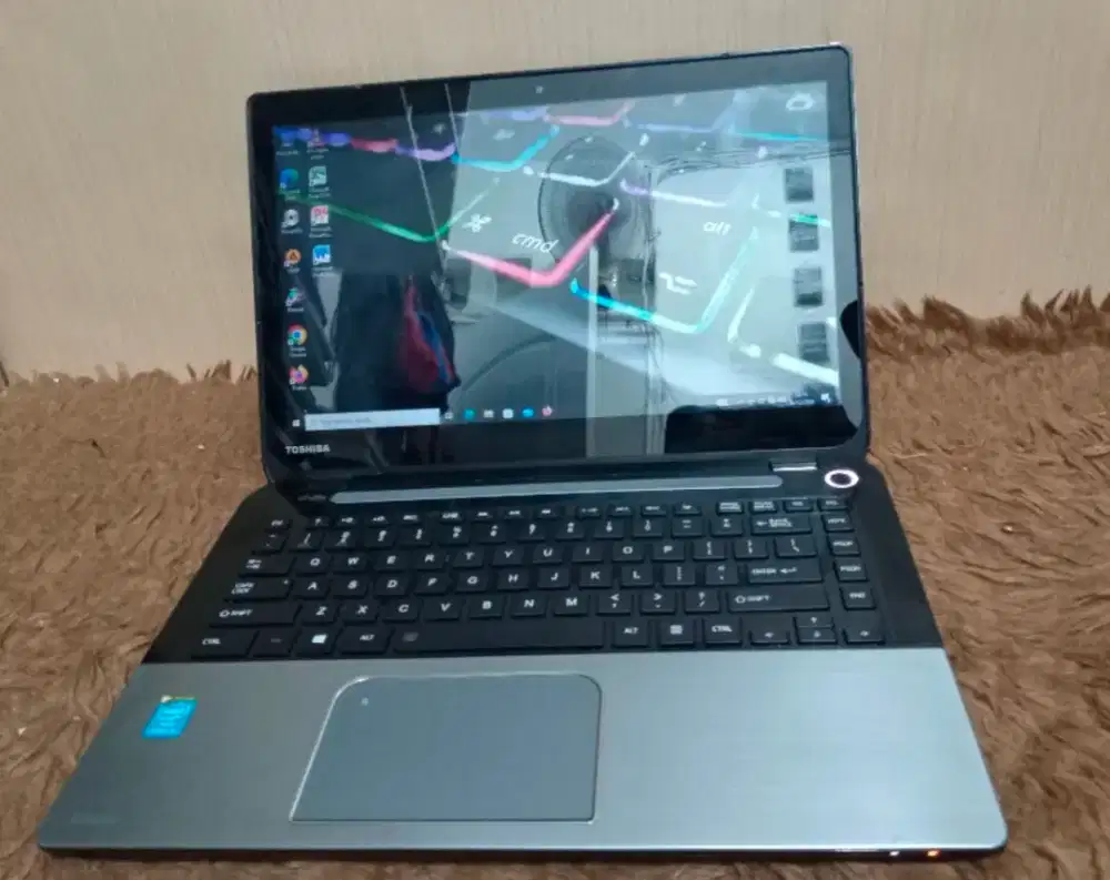 Laptop Toshiba Slim Core i3 Ram 8GB, SSD, layar Sentuh, Win 10