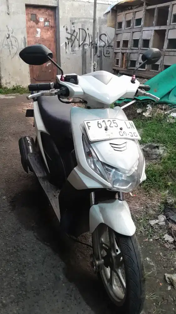 Honda beat 2009 putih