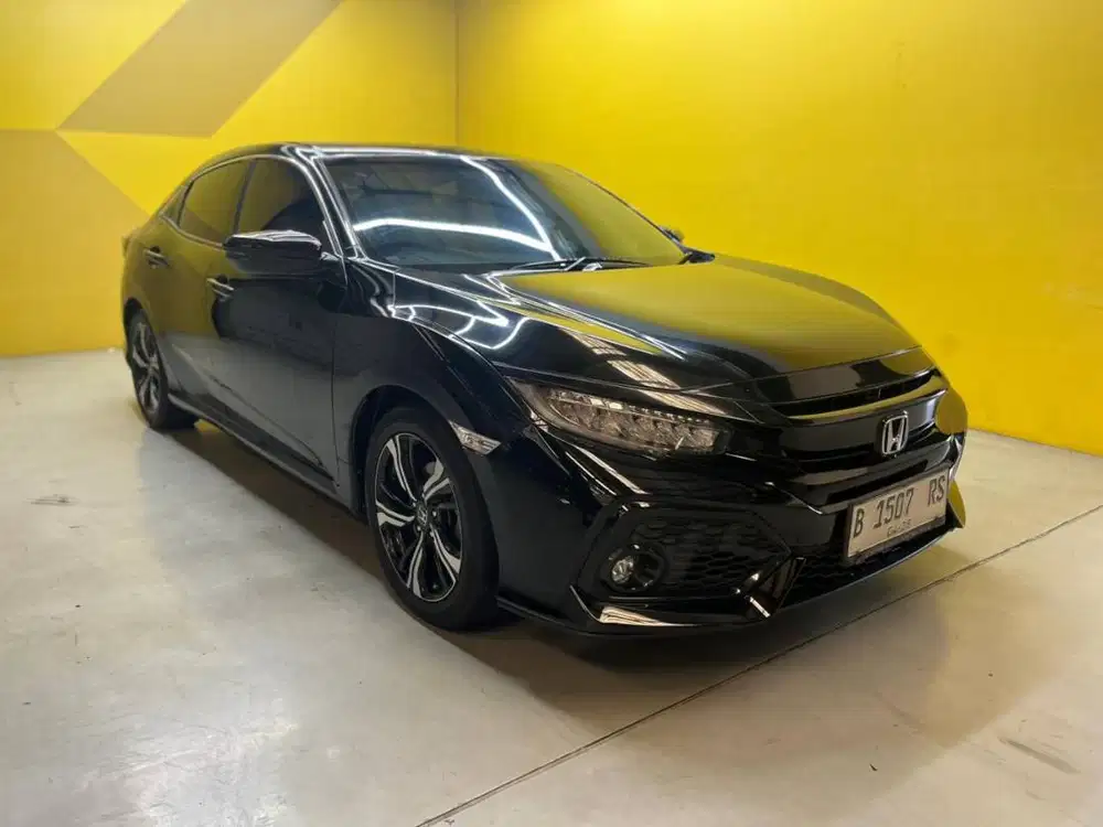 Civic 1.5 E HB AT 2018 Low KM Pajak Panjang Mulus Siap Pakai