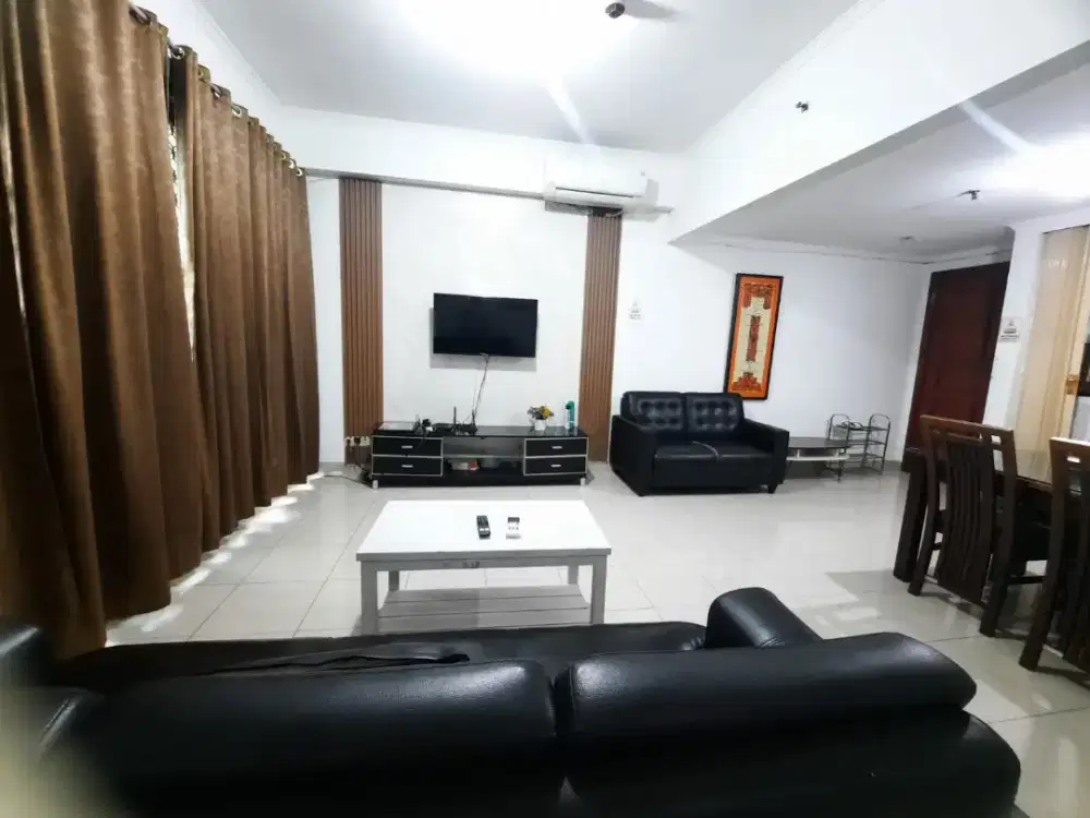 SEWA BULANAN 3BR APARTEMEN PURI KEMAYORAN LANTAI 26 FURNISHED