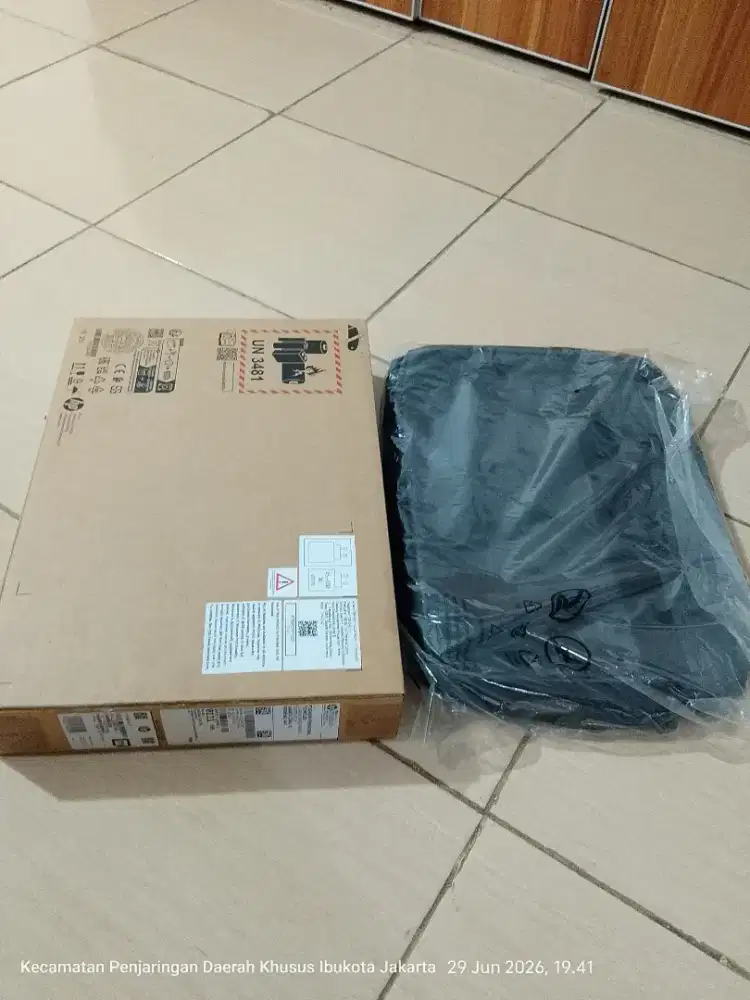 Laptop masih baru dan segel brand HP