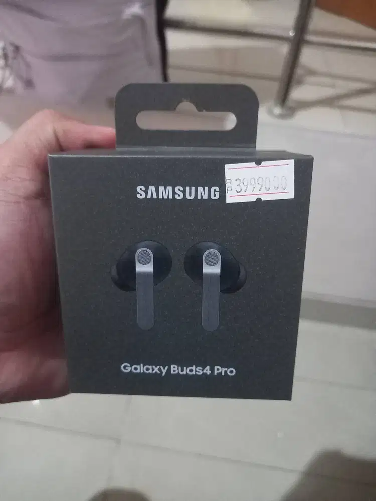 Samsung galaxy buds pro 4 BNIB