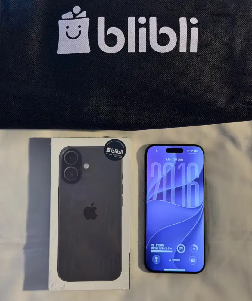 iPhone 17 black 256gb garansi April 2027