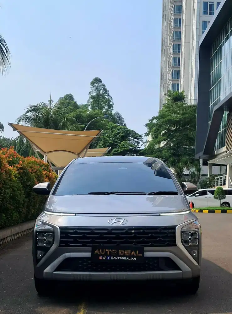 SEPERTI BARU!! Hyundai Stargazer Prime AT 2022 Capt Seat 2tone