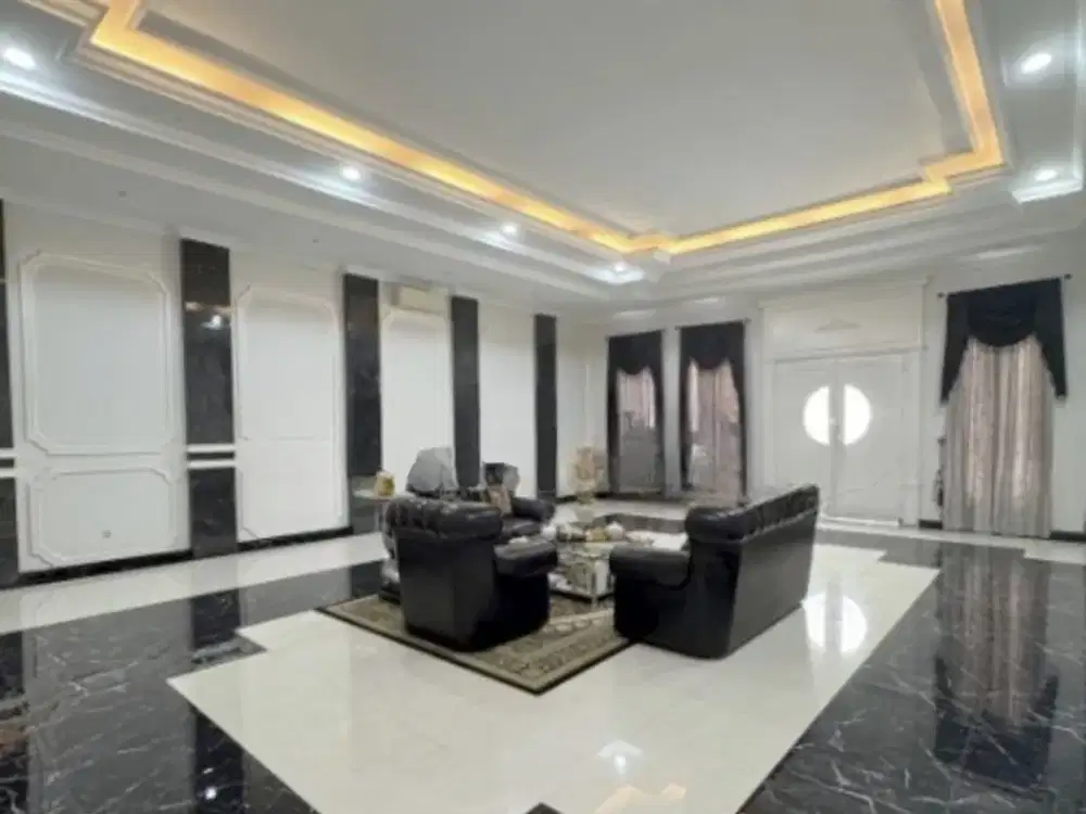Disewakan Rumah Mewah 5 KT di Area Menteng/Cikini Jakarta Pusat | Std655