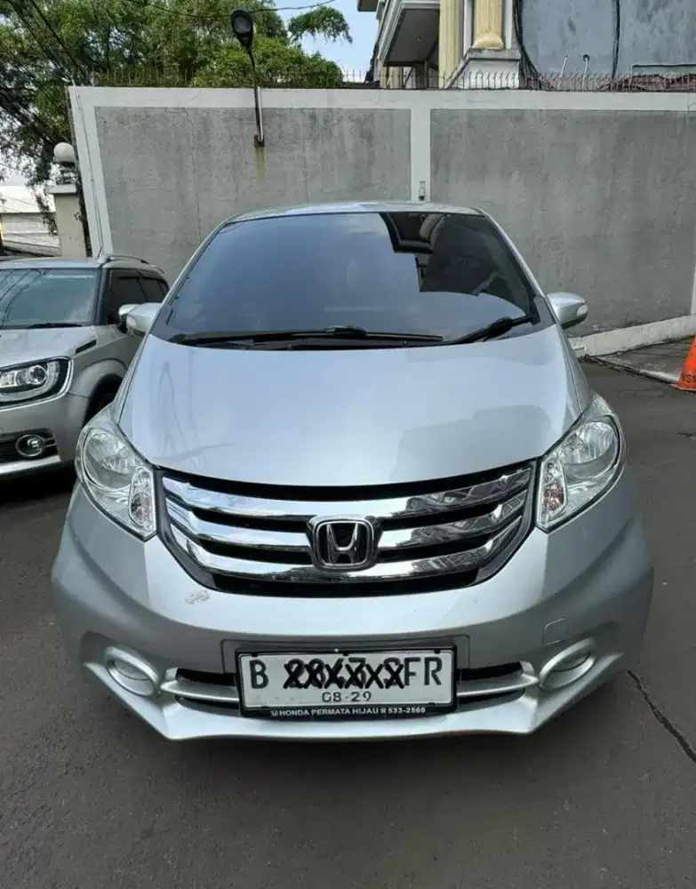 DIJUAL HONDA FREED PSD 2015 SILVER