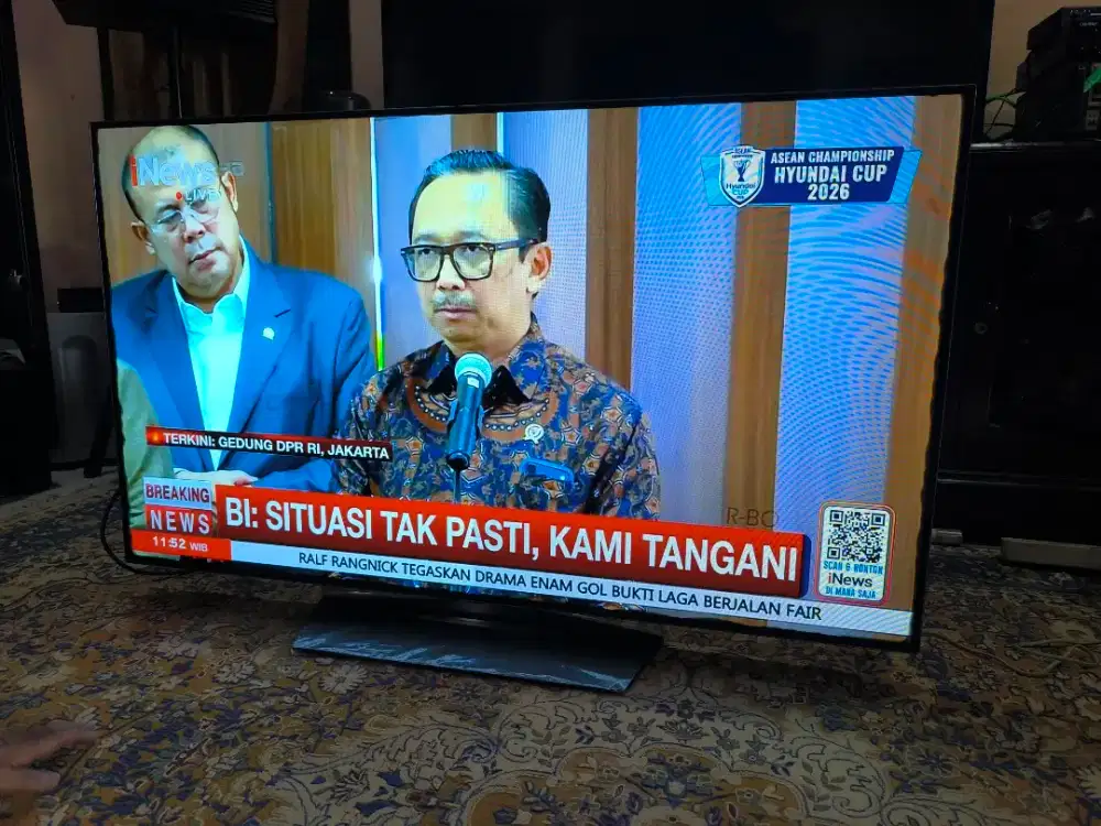 OLED LG 55INCH MINUS LAYAR DI UJUNG