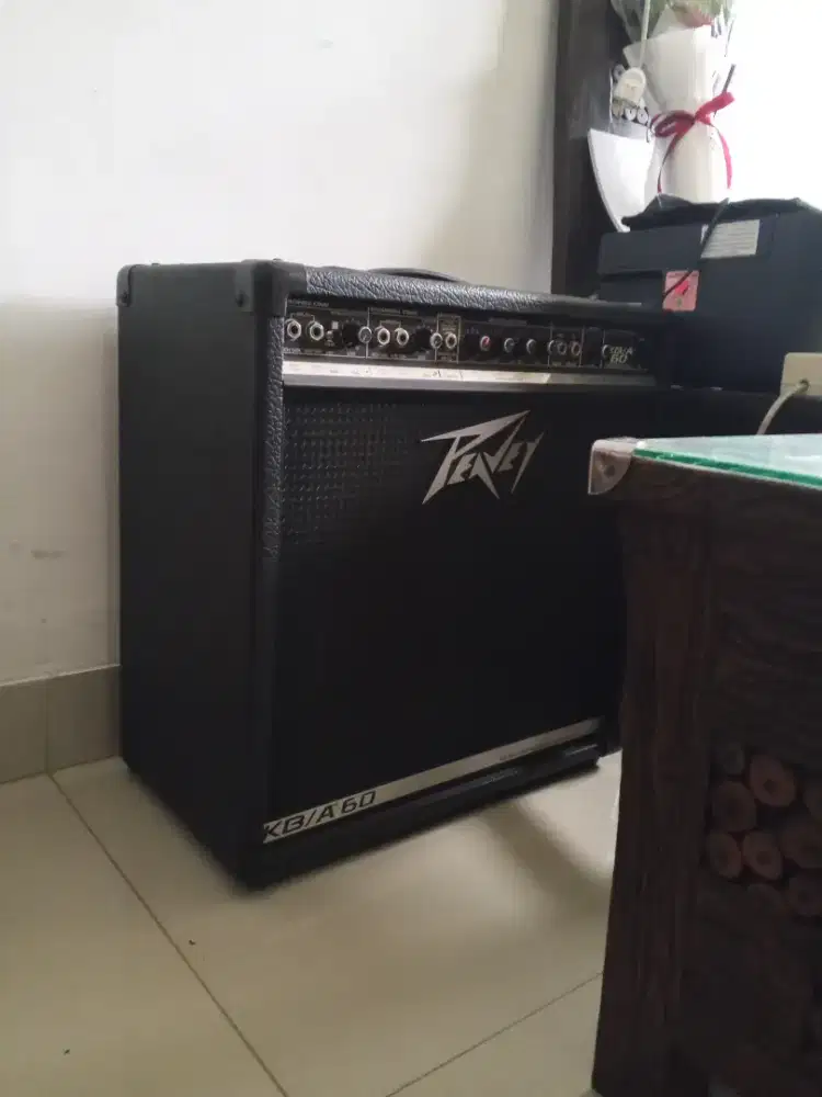 Salon Speaker Aktif PEAVEY USA KB/A 60 (suara BASS MENGGELEGAR)