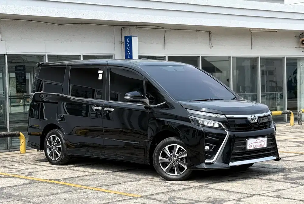 Toyota Voxy 2019