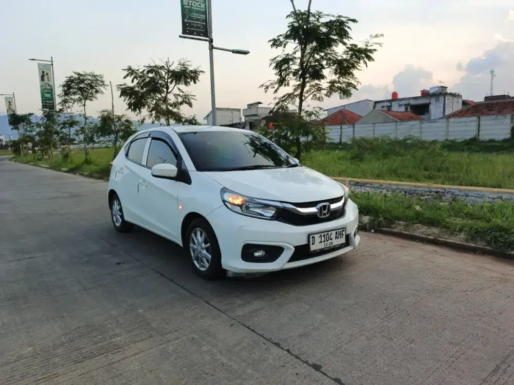 All new Brio E cvt 2018 white DP 9 jtn