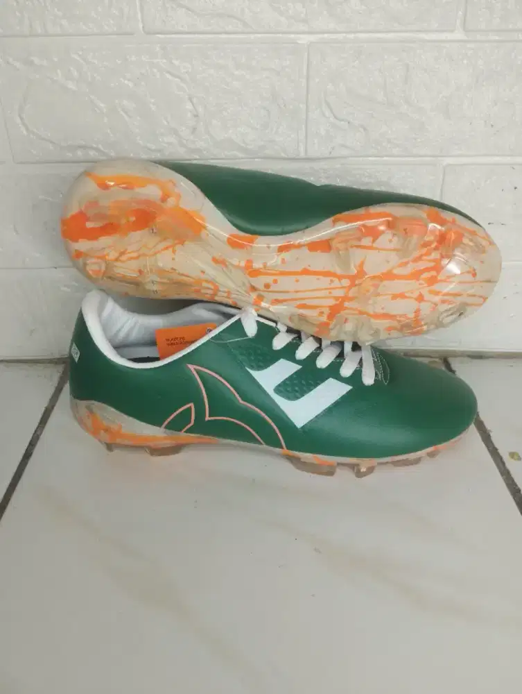 Sepatu Bola/Futsal/minsoc murah